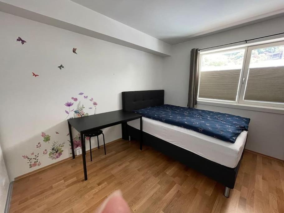 3 Sleeping Rooms For 82M2 Which Direct Traffic To Airport And City Center Bergen Eksteriør bilde